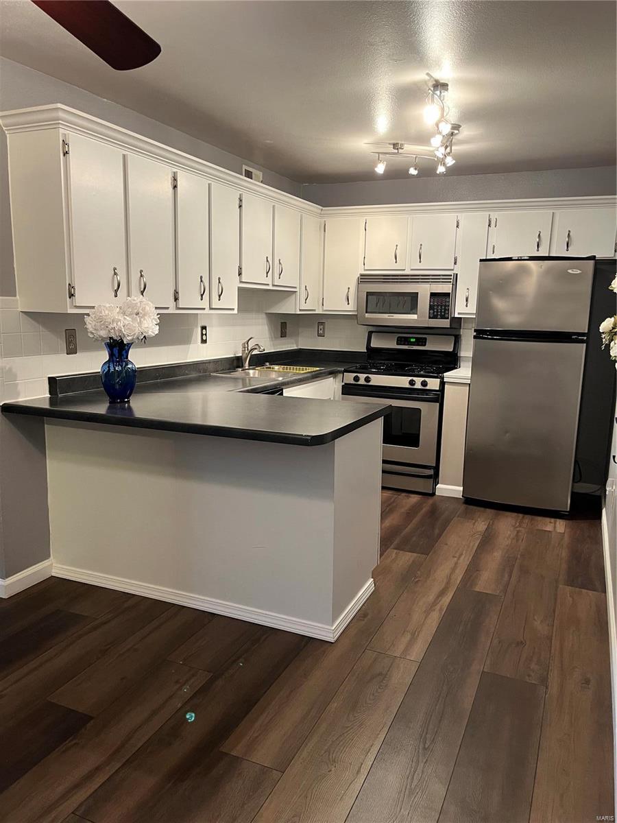 1356 Holgate Drive, Unit G2 Ballwin, MO 63021 - Photo 7 of 31