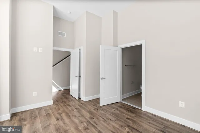 $1,325,000 | 3927 Cranes Bill Court, Rockville, MD 20852