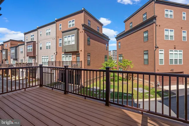 $1,325,000 | 3927 Cranes Bill Court, Rockville, MD 20852