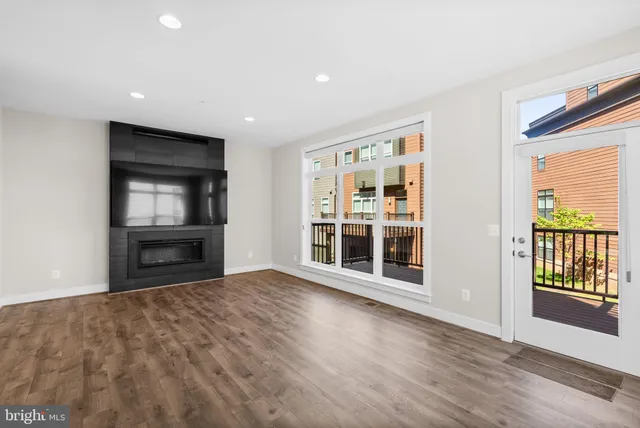 $1,325,000 | 3927 Cranes Bill Court, Rockville, MD 20852