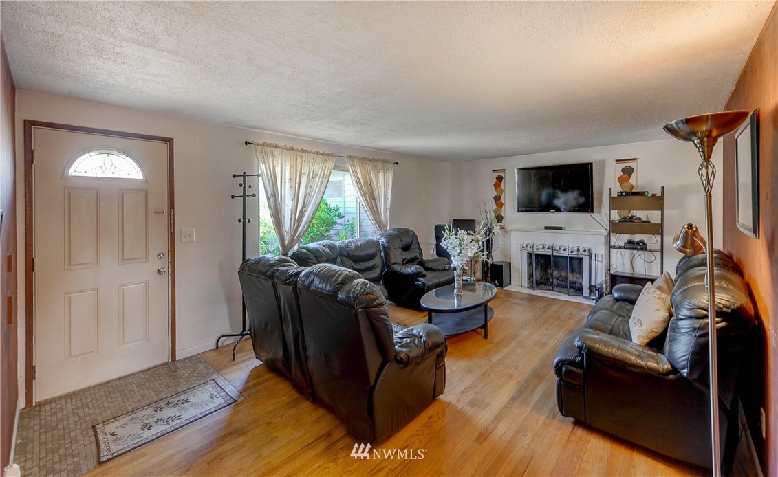 11909 Southeast 167th Street Renton, WA 98058 - Photo 2 of 15