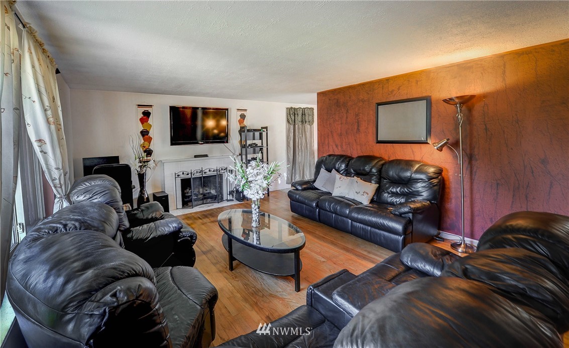 11909 Southeast 167th Street Renton, WA 98058 - Photo 3 of 15