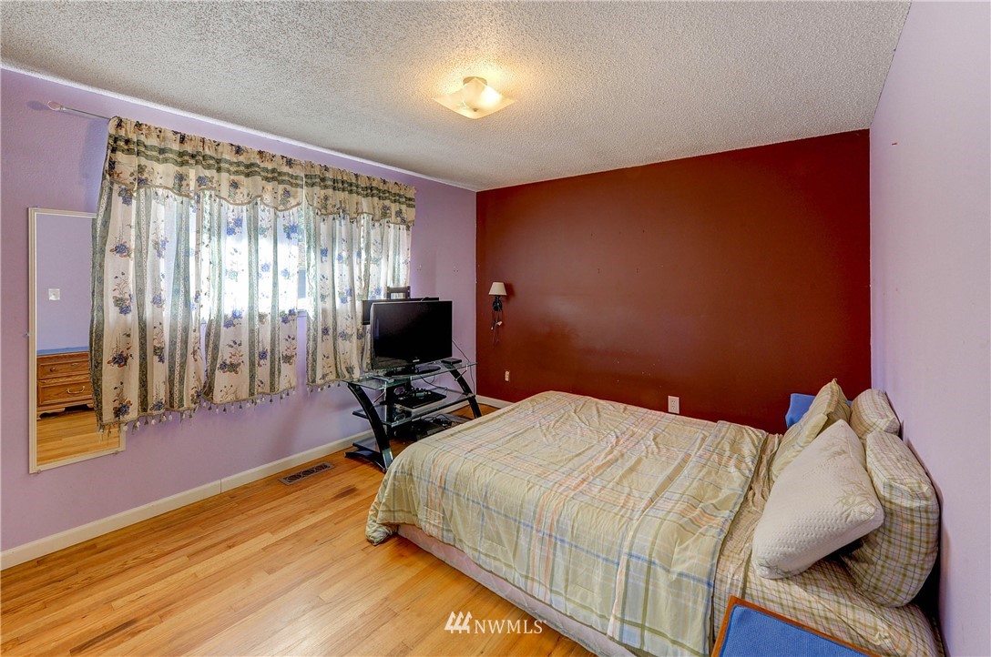 11909 Southeast 167th Street Renton, WA 98058 - Photo 6 of 15