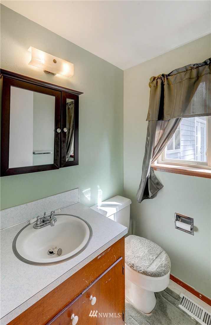 11909 Southeast 167th Street Renton, WA 98058 - Photo 8 of 15