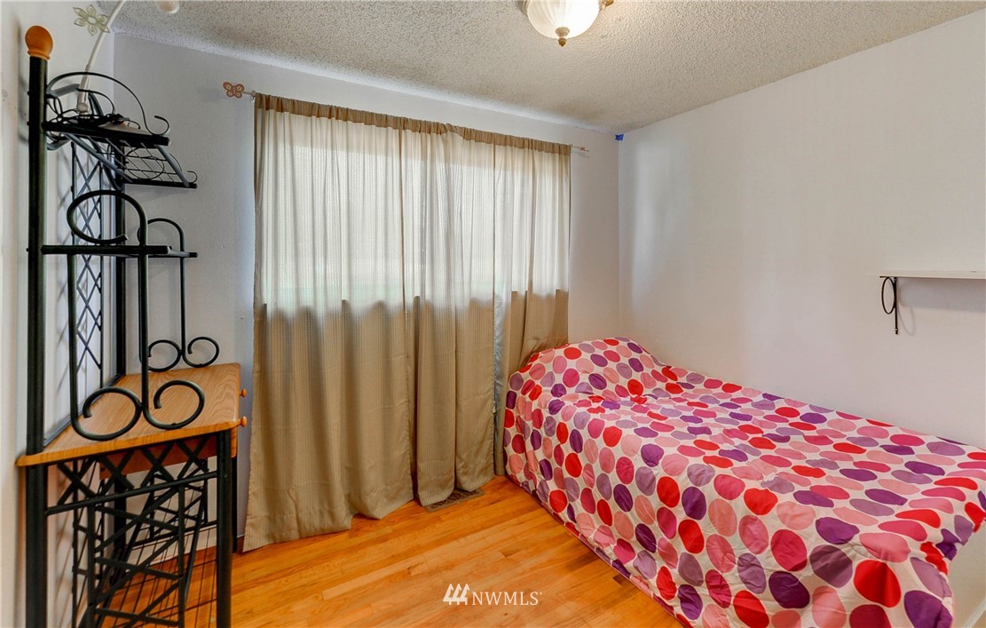 11909 Southeast 167th Street Renton, WA 98058 - Photo 9 of 15