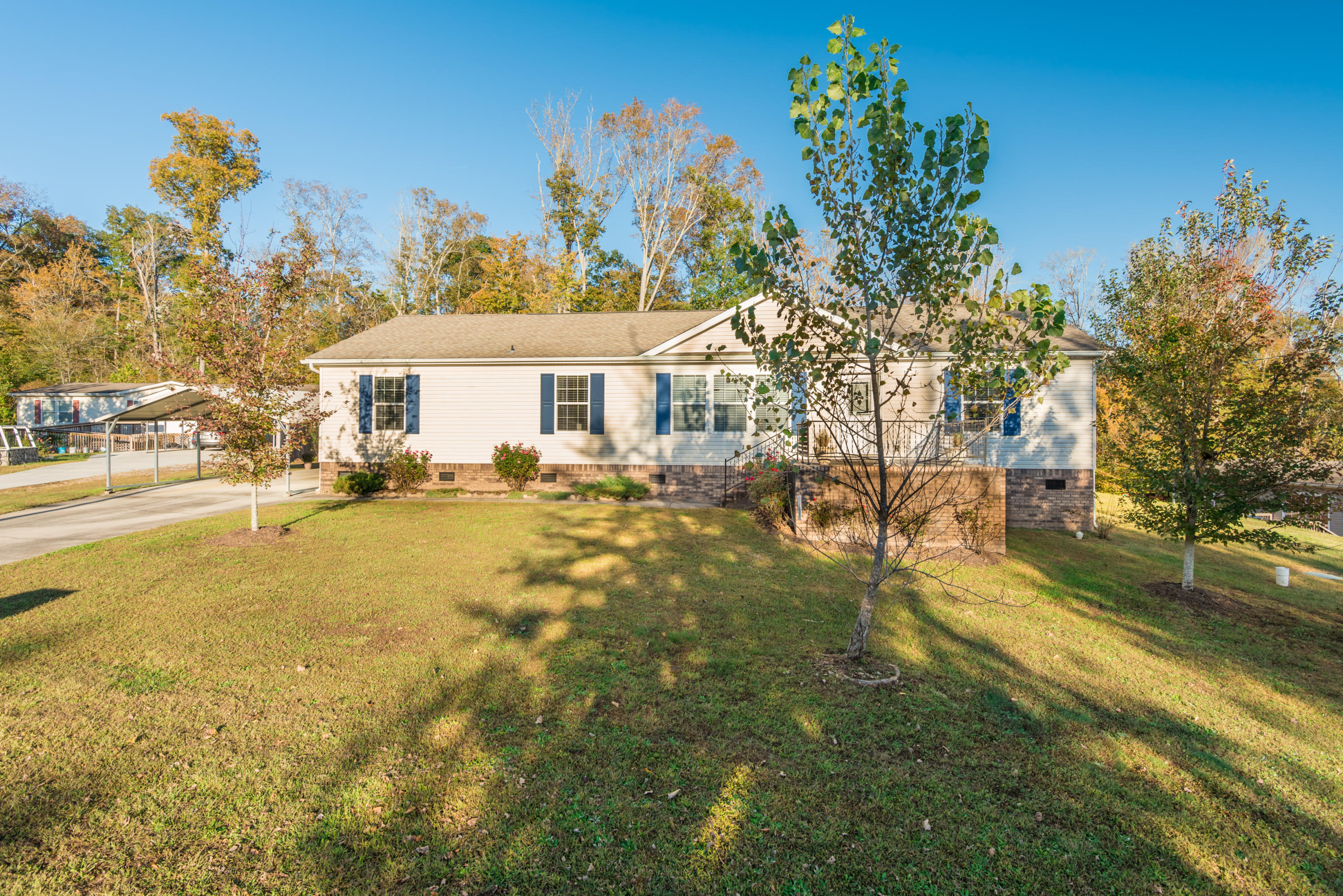 226 Loggers Lane Clinton, TN 37716 - Photo 3 of 34 226LoggersLn-34