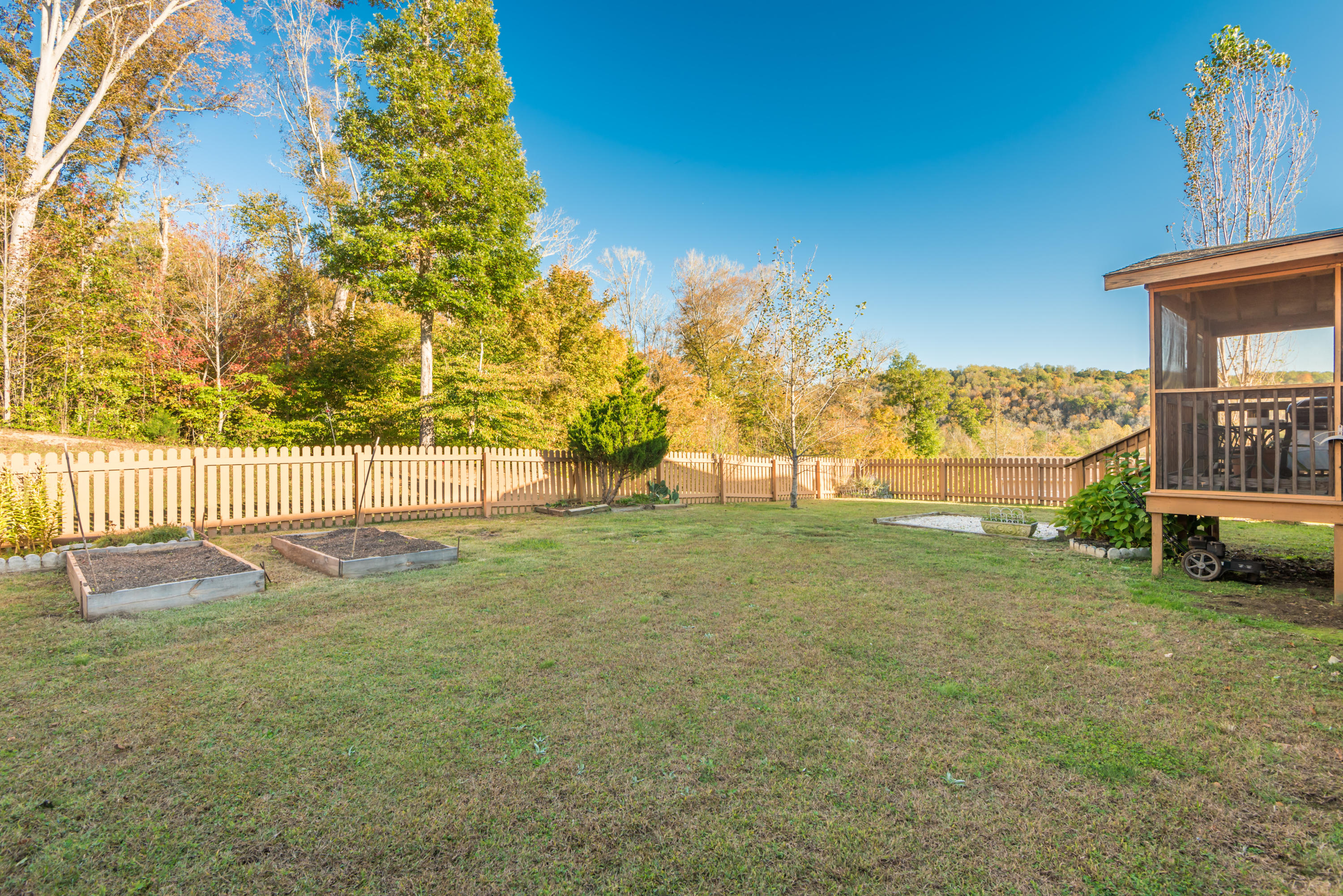 226 Loggers Lane Clinton, TN 37716 - Photo 30 of 34 226LoggersLn-27