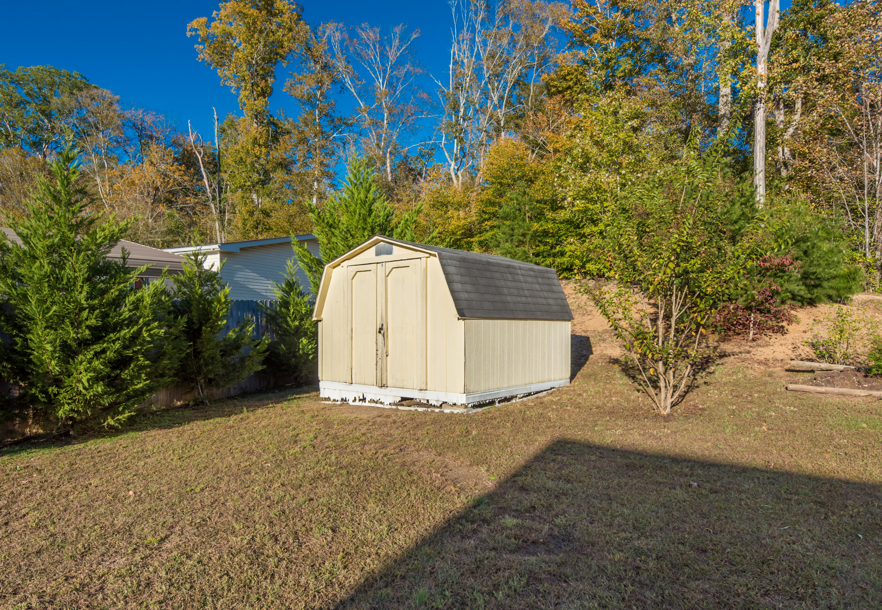 226 Loggers Lane Clinton, TN 37716 - Photo 31 of 34 226LoggersLn-28