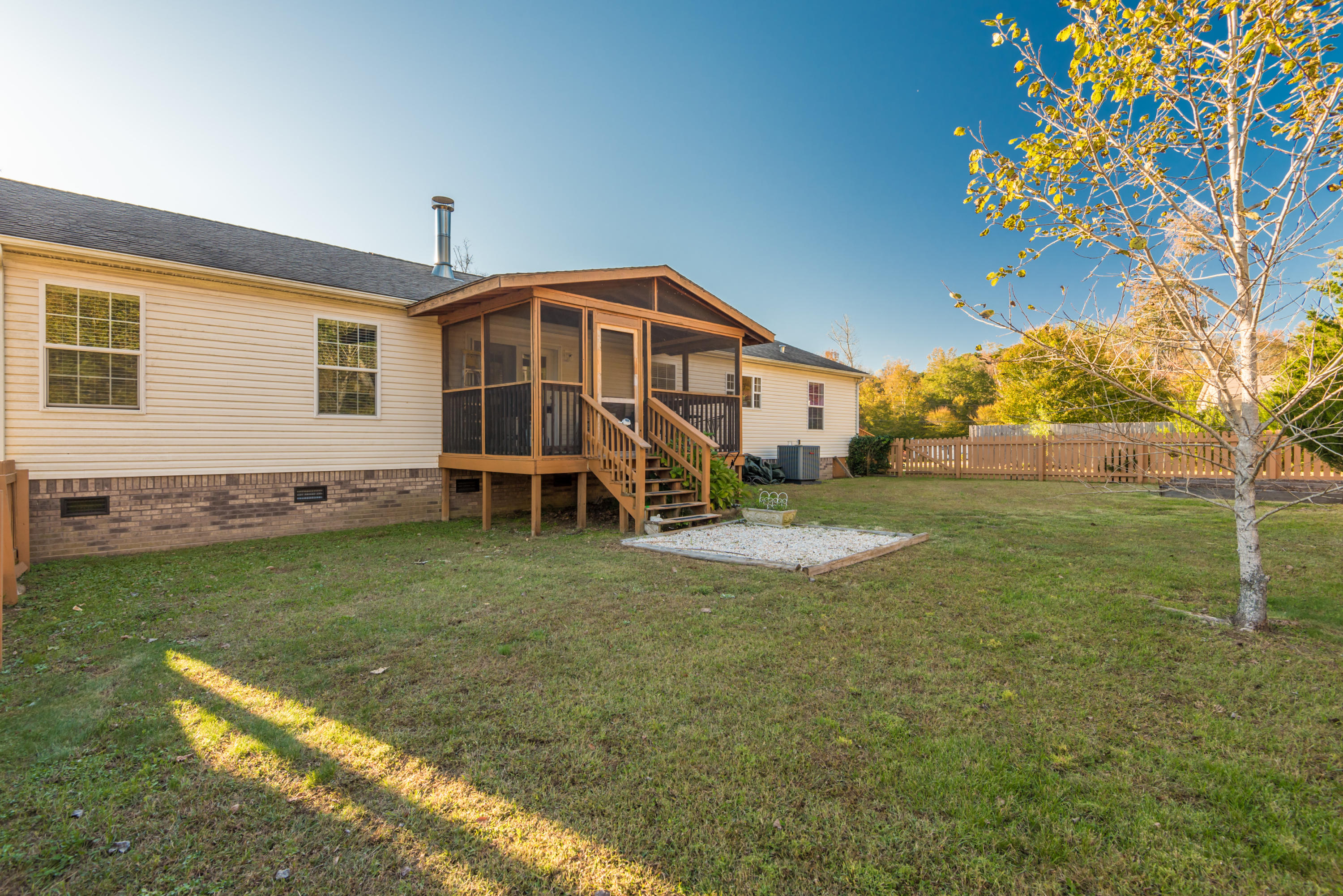 226 Loggers Lane Clinton, TN 37716 - Photo 34 of 34 226LoggersLn-31