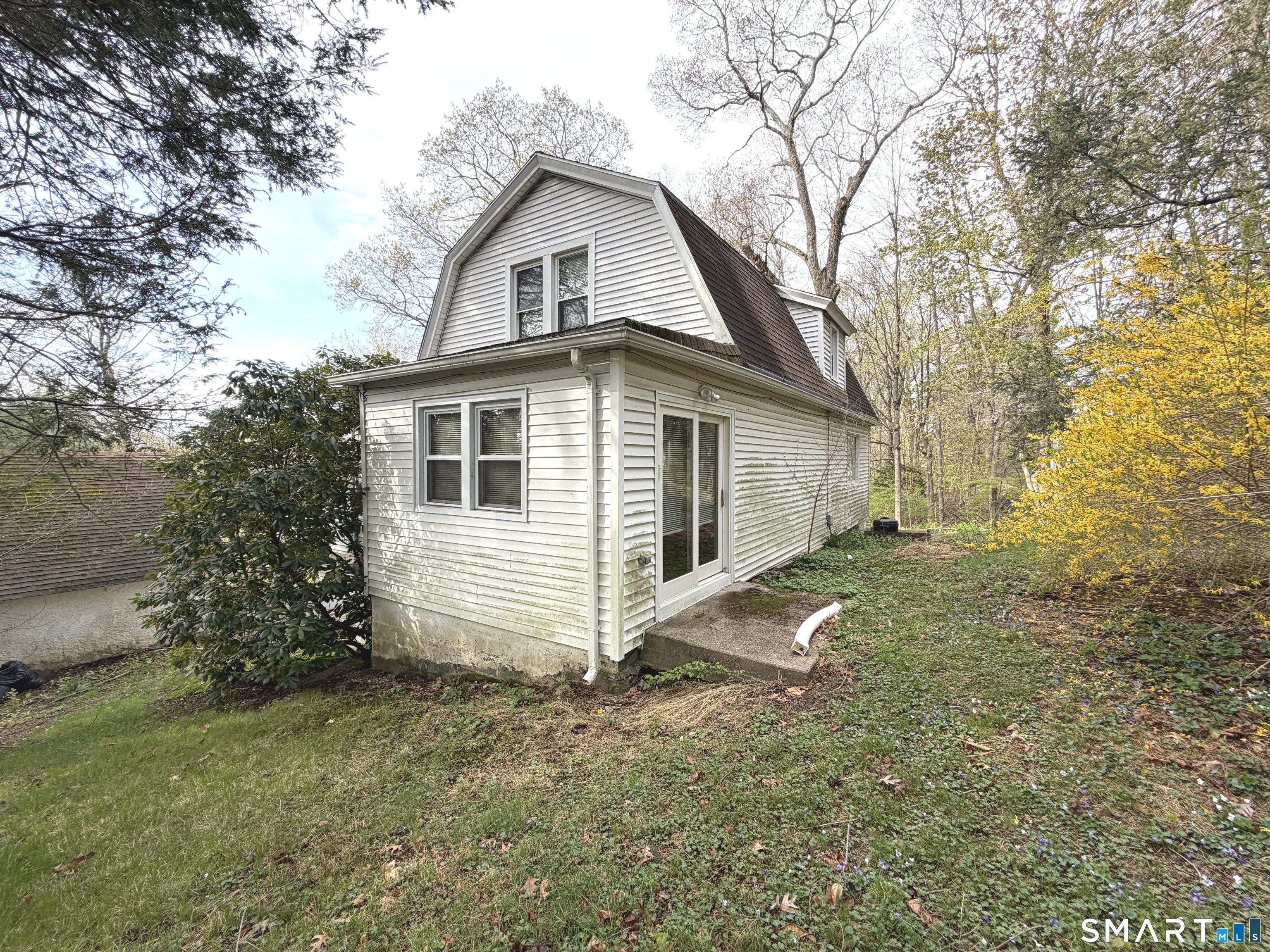 33 Chestnut Grove Road Watertown, CT 06795 - Photo 9 of 31