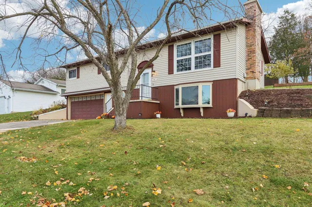 $355,000 | 207 Pauquette Drive, Poynette, WI 53955