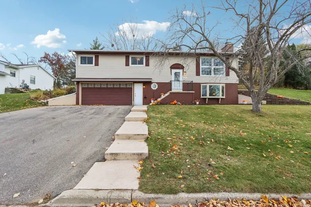 $355,000 | 207 Pauquette Drive, Poynette, WI 53955