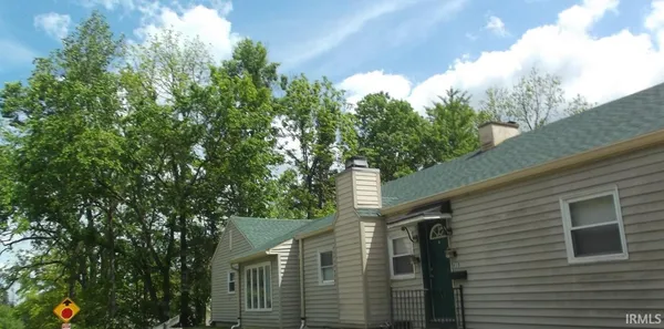 $2,100 | 613 South Highland Avenue, Bloomington, IN 47401