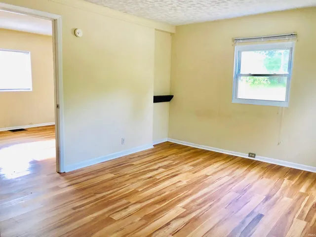 $2,100 | 613 South Highland Avenue, Bloomington, IN 47401