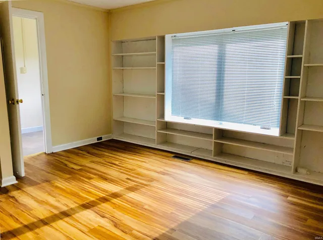 $2,100 | 613 South Highland Avenue, Bloomington, IN 47401