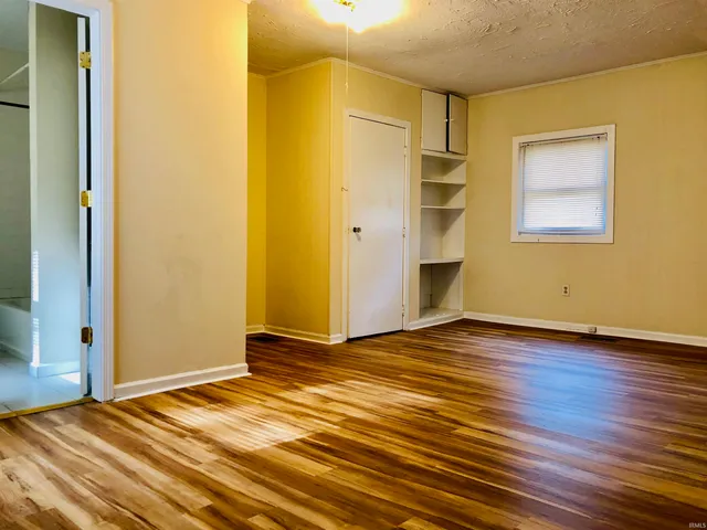 $2,100 | 613 South Highland Avenue, Bloomington, IN 47401