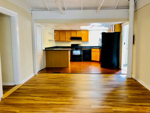 $2,100 | 613 South Highland Avenue, Bloomington, IN 47401