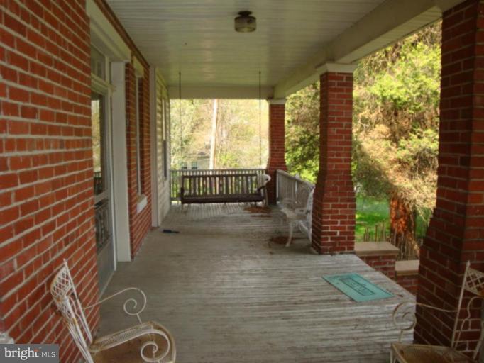 1642 Ballenger Creek Pike Point of Rocks, MD 21777 - Photo 3 of 10 Porch