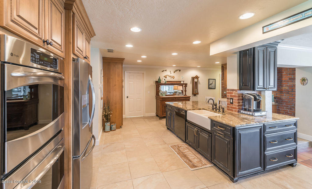 23 Country Club Road Cocoa Beach, FL 32931 - Photo 12 of 54 Tons of Kitchen Storage