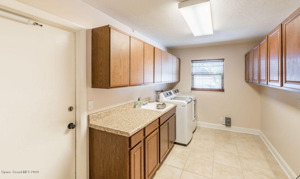 23 Country Club Road Cocoa Beach, FL 32931 - Photo 26 of 54 In-Home Laundry