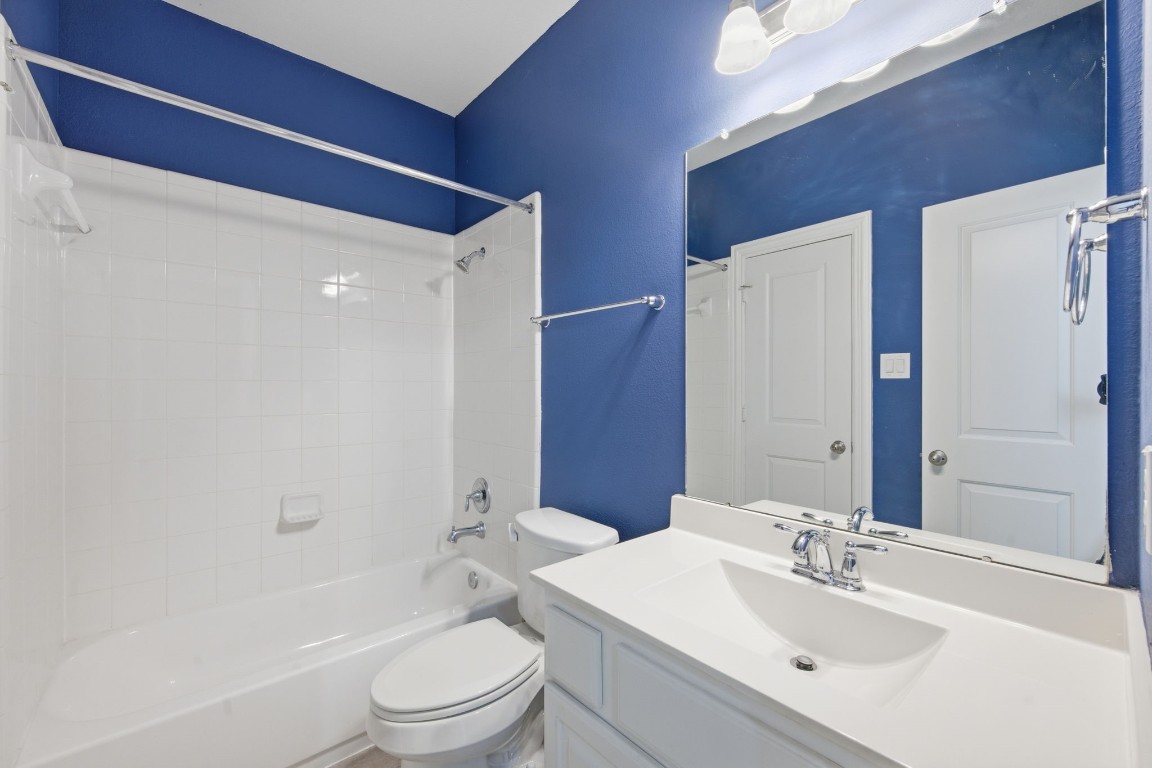 27971 Arden Trail Spring, TX 77386 - Photo 28 of 50 Full bath for the 2 secondary bedrooms.