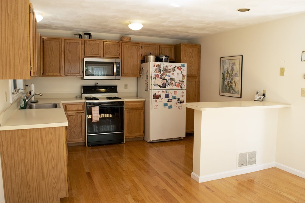 23 Deer Path, Unit 1 Maynard, MA 01754 - Photo 5 of 38 Gallery Image 5