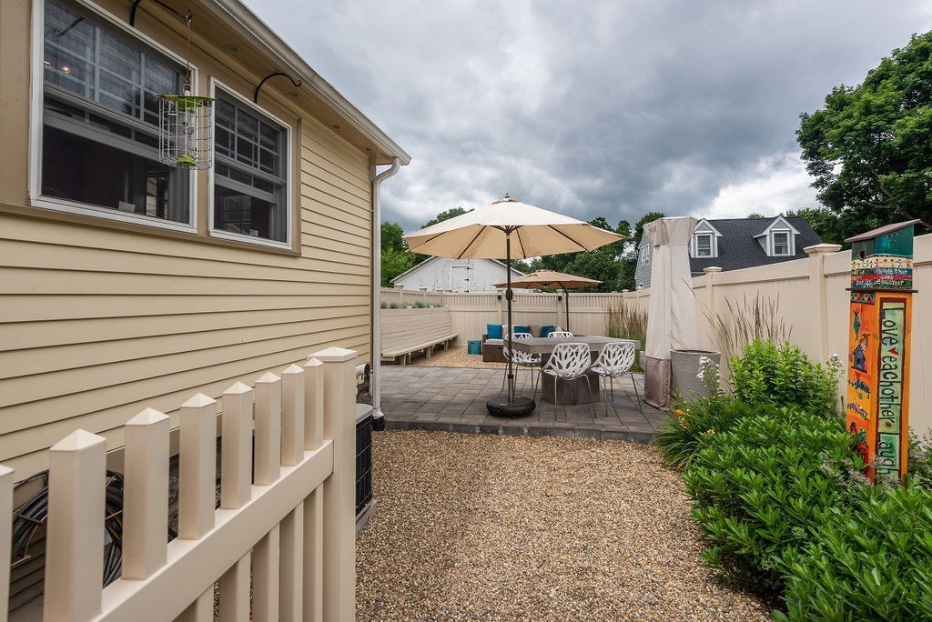1844 Main Street, Unit 1844 Concord, MA 01742 - Photo 37 of 42 a view of a terrace with sitting area