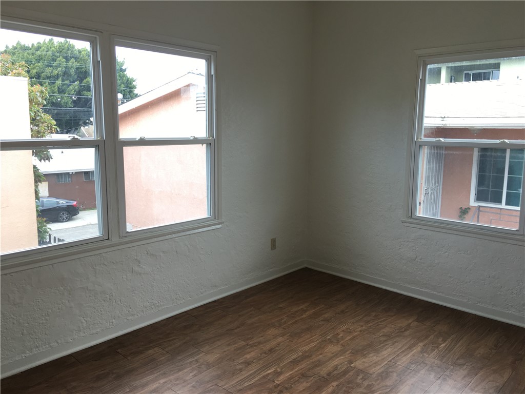 1043 Stanley Avenue Long Beach, CA 90804 - Photo 13 of 16 an empty room with a window