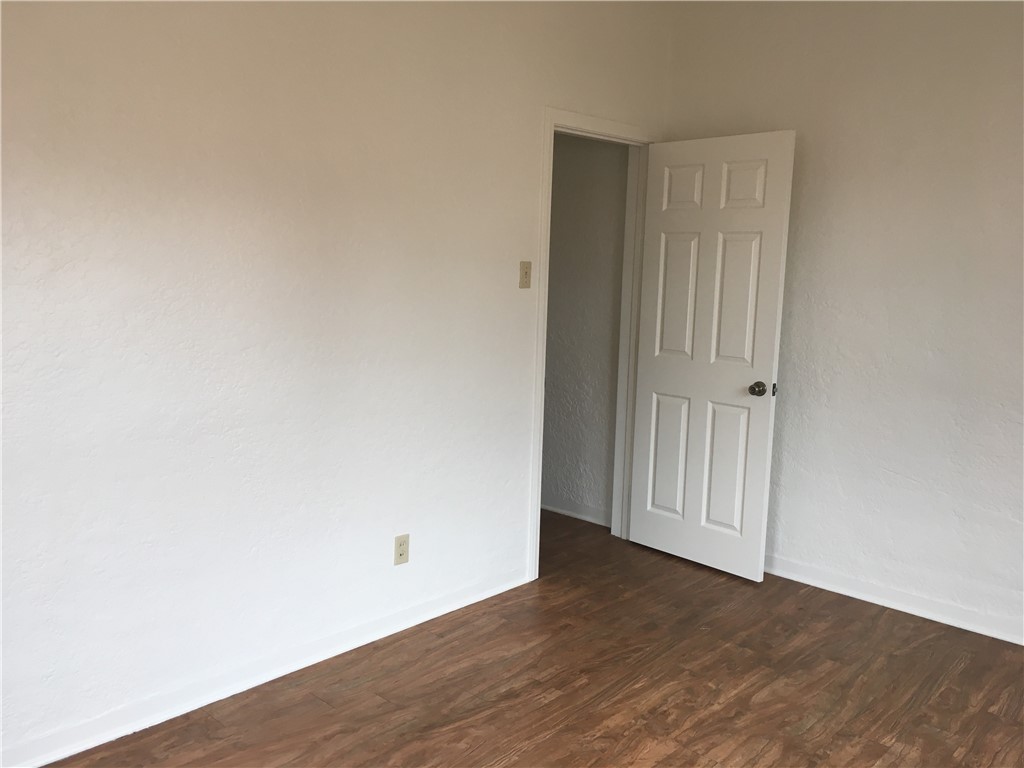 1043 Stanley Avenue Long Beach, CA 90804 - Photo 15 of 16 a view of an empty room