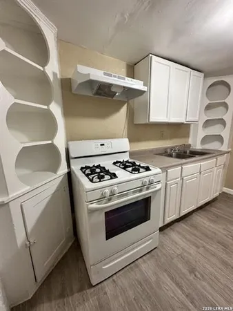 $950 | 314 North Nueces, Unit C, San Antonio, TX 78207