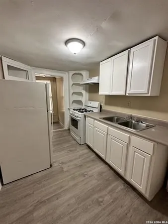 $950 | 314 North Nueces, Unit C, San Antonio, TX 78207