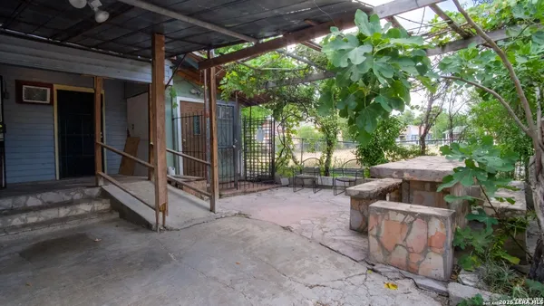 $950 | 314 North Nueces, Unit C, San Antonio, TX 78207