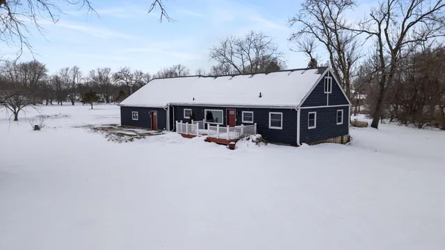 $275,000 | 557 West James Street, Lawrence, MI 49064