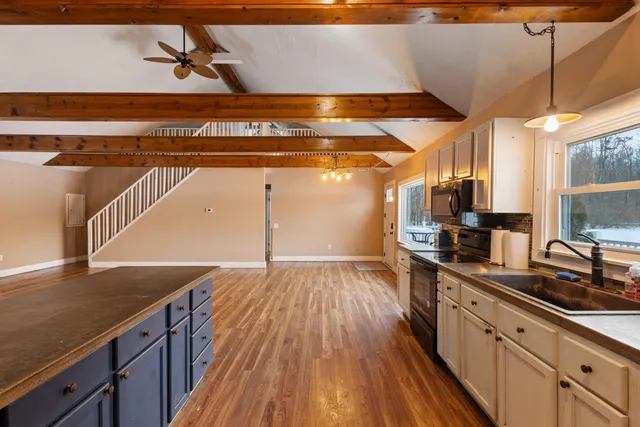 $275,000 | 557 West James Street, Lawrence, MI 49064