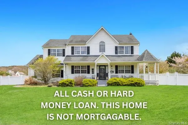 $649,999 | 55 West Greentree Drive, Medford, NY 11763