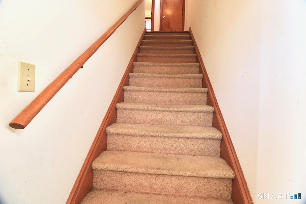 6 North Lane Wallingford, CT 06492 - Photo 21 of 34 a view of entryway