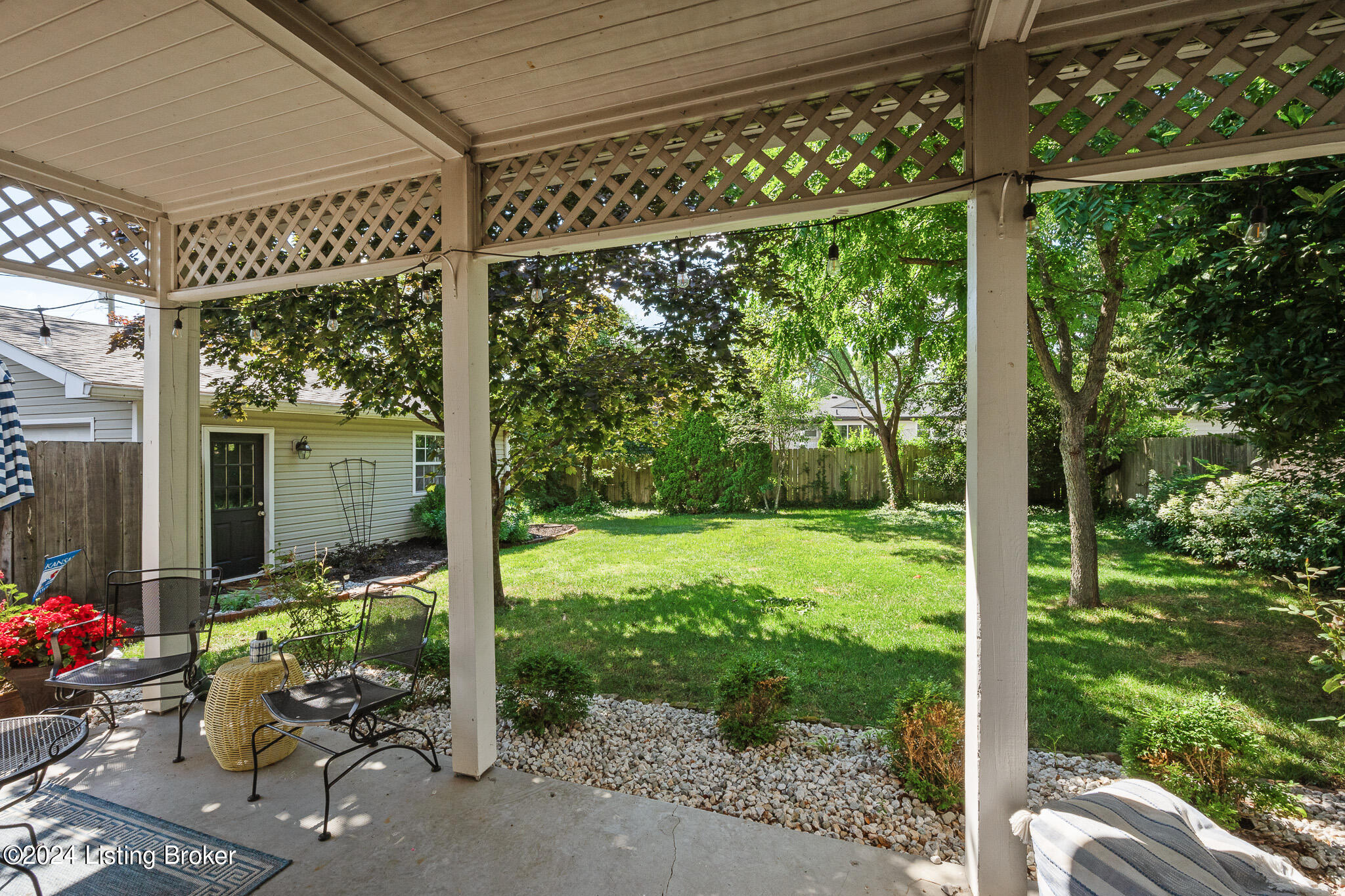 602 Indian Ridge Road Louisville, KY 40207 - Photo 33 of 38 602 Indian Ridge Rd-35