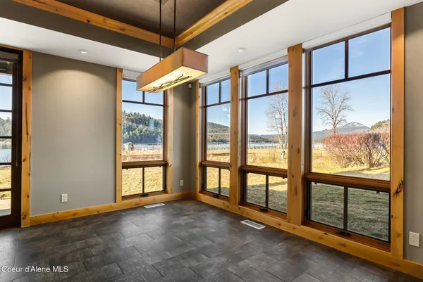 $995,000 | 651 Dover Bay Parkway, Unit 102, Dover, ID 83825