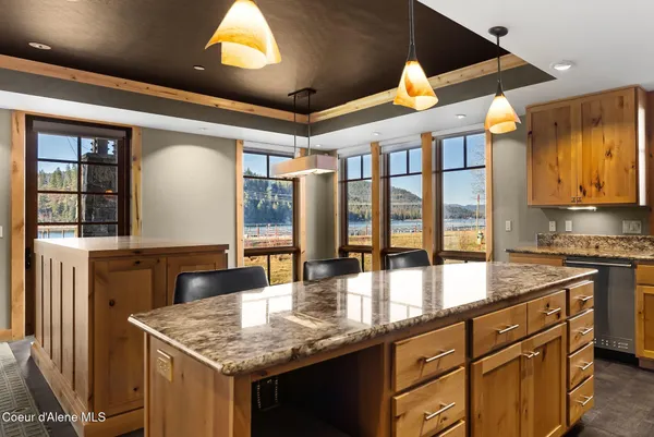 $995,000 | 651 Dover Bay Parkway, Unit 102, Dover, ID 83825