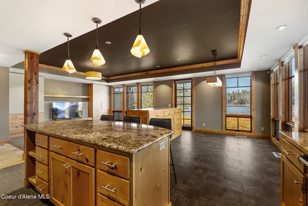 $995,000 | 651 Dover Bay Parkway, Unit 102, Dover, ID 83825