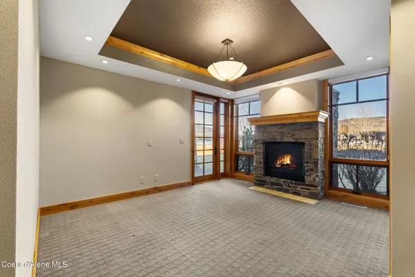 $995,000 | 651 Dover Bay Parkway, Unit 102, Dover, ID 83825