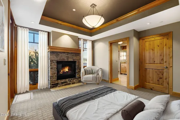 $995,000 | 651 Dover Bay Parkway, Unit 102, Dover, ID 83825