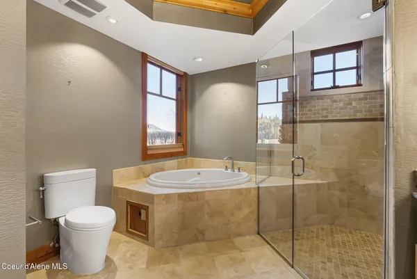 $995,000 | 651 Dover Bay Parkway, Unit 102, Dover, ID 83825