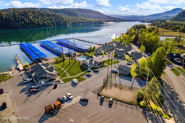 $995,000 | 651 Dover Bay Parkway, Unit 102, Dover, ID 83825