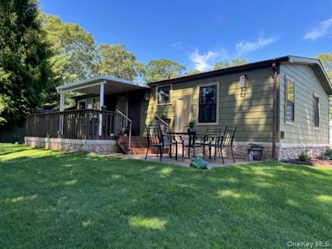 1661-old Country Rd Old Country Road, Unit 476 Riverhead, NY 11901 - Photo 6 of 31 Covered Deck