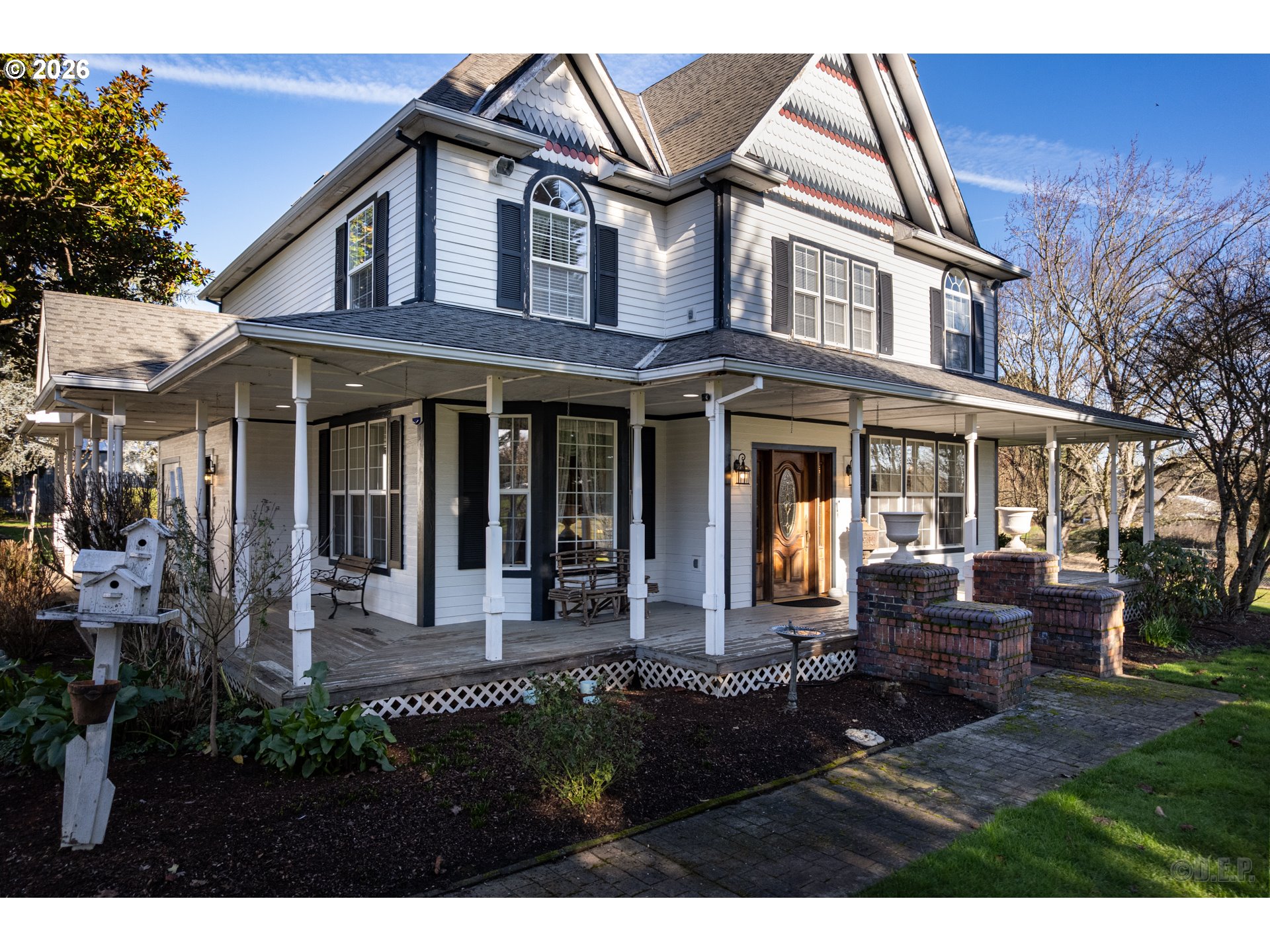 34085 Berg Road Warren, OR 97053 - Photo 2 of 47 a front view of a house with garden