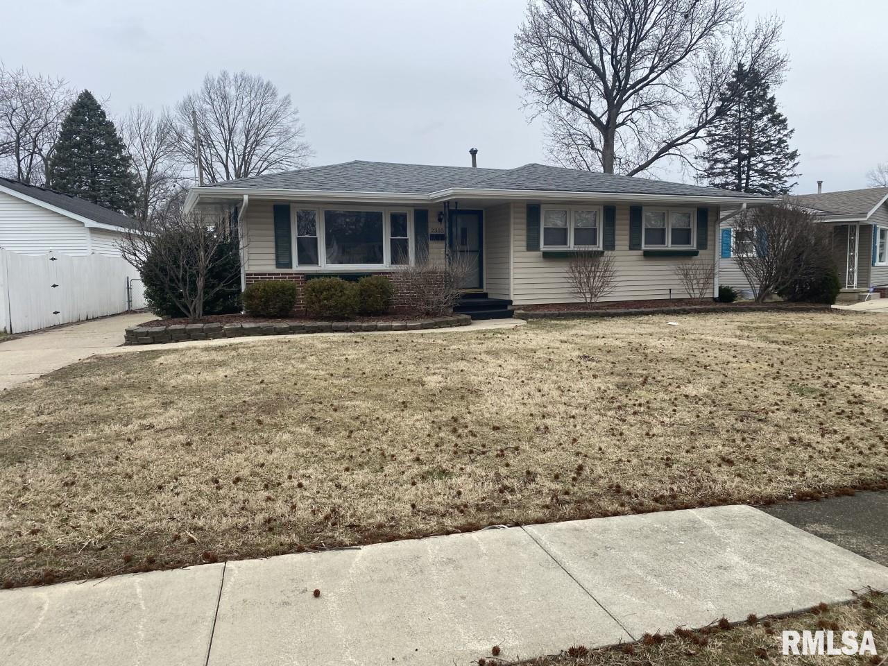 2303 Eastview Drive Springfield, IL 62702 - Photo 1 of 13 Gallery Image 1