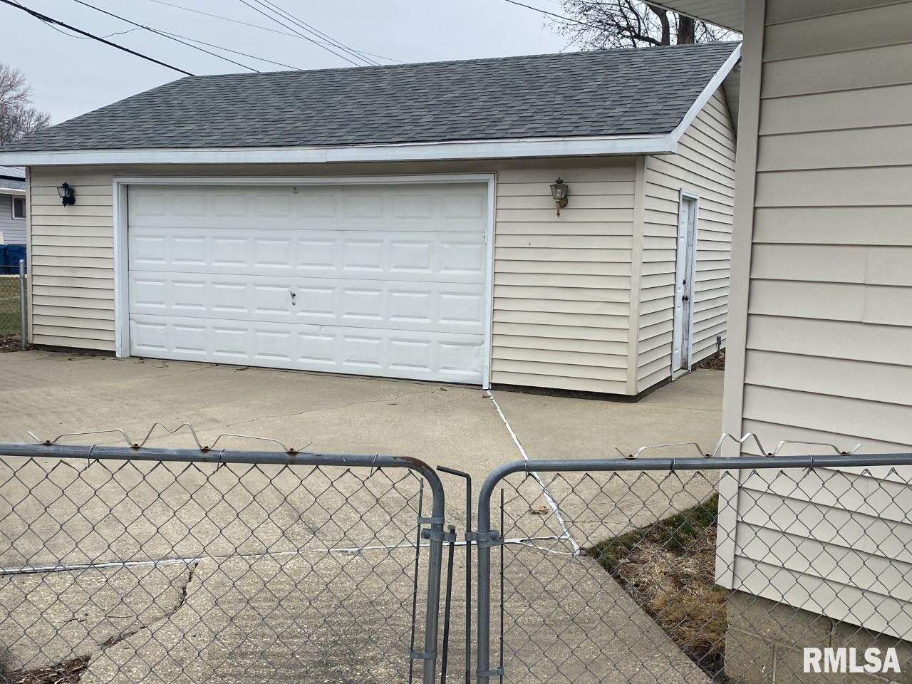 2303 Eastview Drive Springfield, IL 62702 - Photo 13 of 13 Gallery Image 13