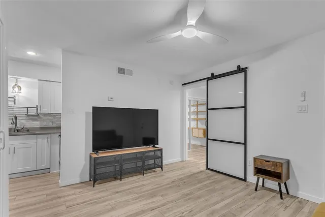 $850 | 1840 Burton Drive, Unit 184, Austin, TX 78741