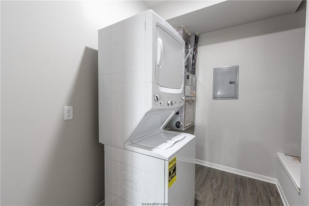 1326 Prairie Drive, Unit 623 Bryan, TX 77803 - Photo 21 of 21 a utility room with dryer and washer